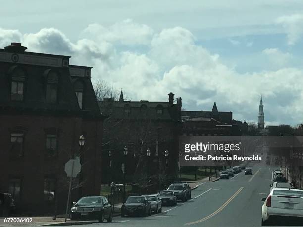 this photo shows a quiet moment in the city, hartford, ct, usa in the afternoon on a early spring day. - hartford connecticut stock-fotos und bilder