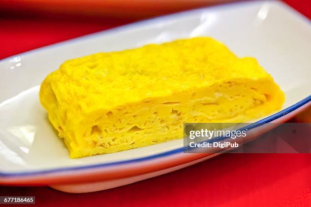 egg day! - dashimaki tamago fotografías e imágenes de stock