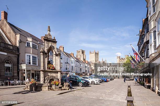 the city of wells, uk. - somerset stock-fotos und bilder