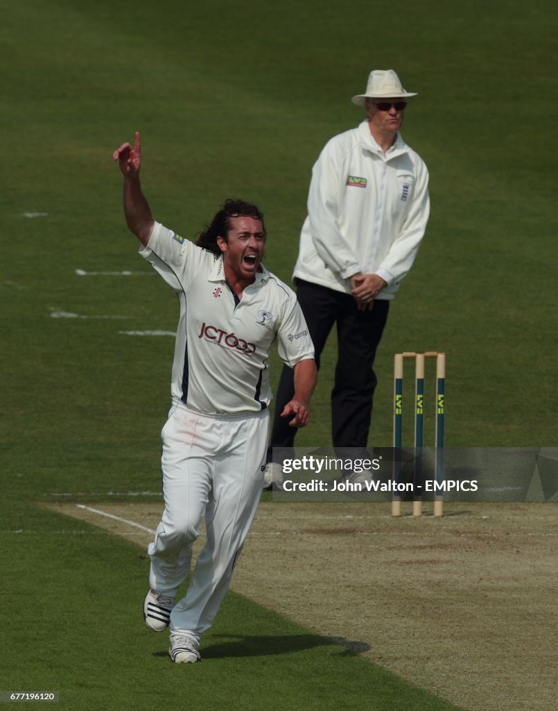 Cricket - Liverpool Victoria County Championship - Division One - Day One - Yorkshire v Nottinghamshire - Headingley