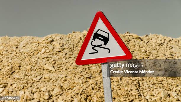 landslide danger - imagen minimalista stock pictures, royalty-free photos & images