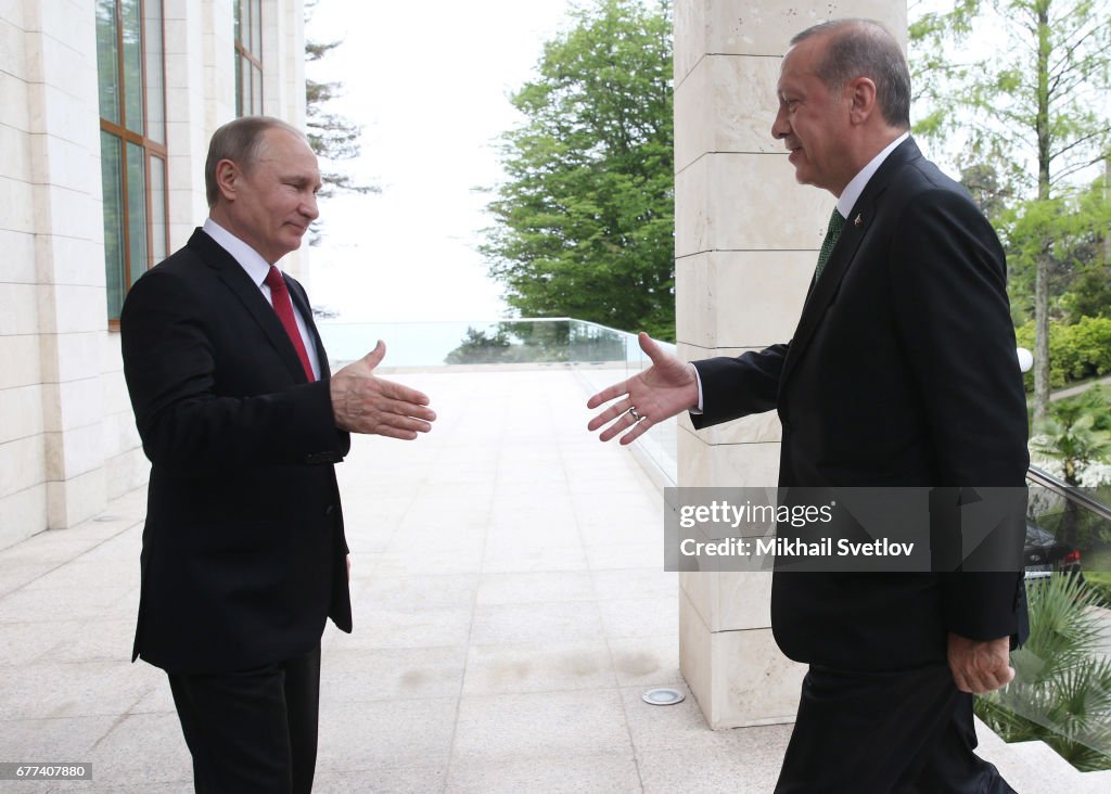 Russian President Vladimir Putin receives Turkish President in Sochi