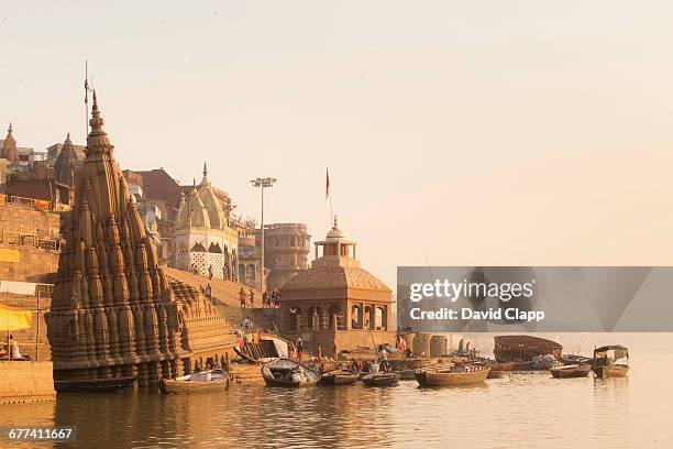 manikarnika ghat, in varanasi, india - varanasi ganges stock pictures, royalty-free photos & images