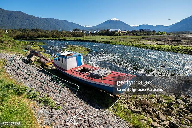 hornopiren, carretera austral - hornopiren stock pictures, royalty-free photos & images