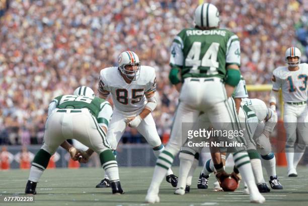 Miami Dolphins Nick Buoniconti in action vs New York Jets at Orange Bowl Stadium. Miami, FL CREDIT: Neil Leifer