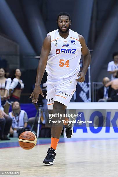 Davante Gardner of the Niigata Albirex BB dribbles the ball during the B. League match between Yokohama B-Corsairs and Niigata Albirex BB at the...