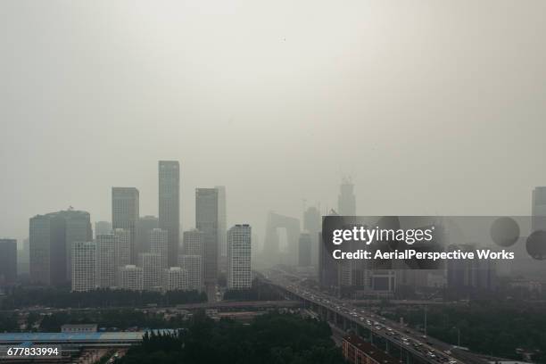 beijing smog und luftverschmutzung - beijing city stock-fotos und bilder