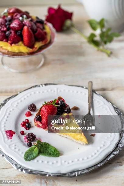 piece of cake - fetta di torta stock pictures, royalty-free photos & images