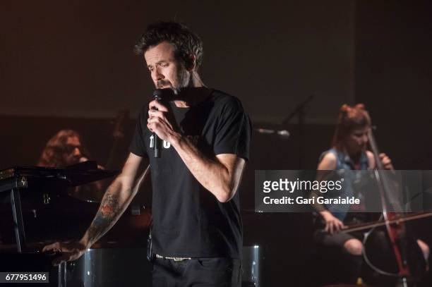 Pau Dones, singer of Spanish group Jarabe de Palo performs on stage for the first concert of their 50 palos tour on May 3, 2017 in San Sebastian,...