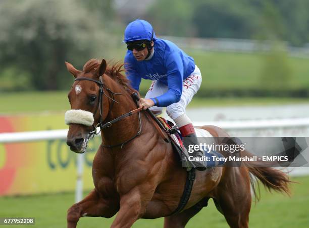 Artigiano ridden by Frankie Dettori winners of The Pytchley Maiden Stakes Race