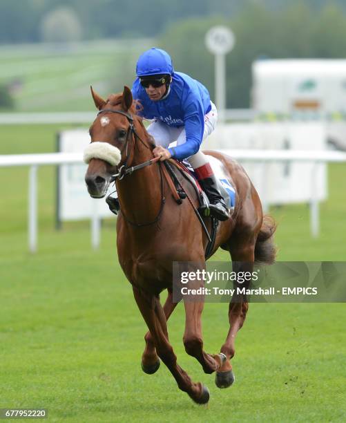 Artigiano ridden by Frankie Dettori winners of The Pytchley Maiden Stakes Race