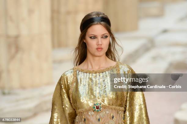 Model Lindsey Wixson walks the runway during the Chanel Cruise 2017/2018 Collection at Grand Palais on May 3, 2017 in Paris, France.