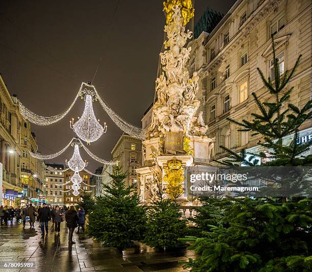 view of graben (pedestrian street) - pestsäule vienna stock pictures, royalty-free photos & images