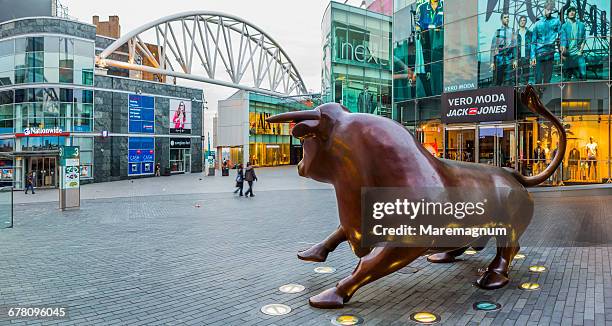 the bronze bull, officially known as the guardian - bullring shopping centre stock-fotos und bilder