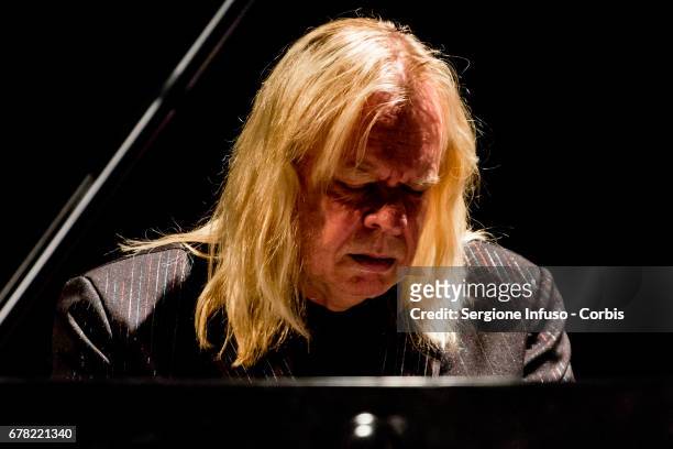 English keyboardist, songwriter, television and radio presenter, and author Rick Wakeman performs on stage on May 3, 2017 in Milan, Italy.