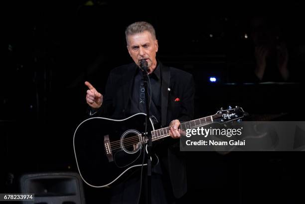 Johnny Rivers Last Performance Johnny Rivers Photos and Premium High Res Pictures - Getty Images