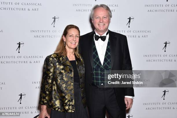 Elasah Schaff Smith and Eric Smith attend 2017 ICAA Arthur Ross Awards at The University Club on May 1, 2017 in New York City.