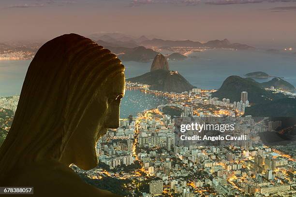 head of statue of christ the redeemer, corcovado, rio de janeiro, brazil, south america - cristo corcovado fotografías e imágenes de stock