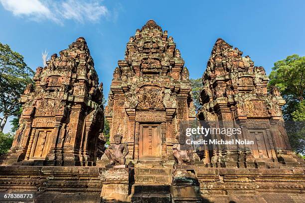 banteay srei temple in angkor, unesco world heritage site, siem reap province, cambodia, indochina, southeast asia, asia  - banteay srei - fotografias e filmes do acervo