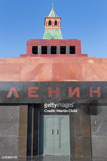 lenins tomb in red square, unesco world heritage site, moscow, russia, europe - lenin mausoleum stock pictures, royalty-free photos & images
