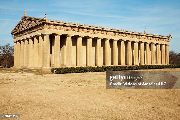 the parthenon, centennial park, nashville, tennessee - nashville parthenon stock pictures, royalty-free photos & images