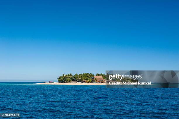 beachcomber island, mamanucas islands, fiji, south pacific, pacific - beachcomber island stock pictures, royalty-free photos & images