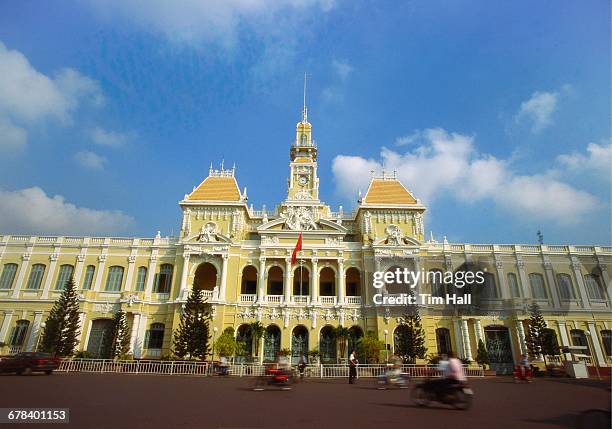 peoples committee building, ho chi minh city, vietnam - prefeitura de ho chi minh - fotografias e filmes do acervo