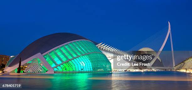 lhemisferic, el museu de les ciencies principe filepe and lagora illuminated at night at the city of arts and sciences (ciudad de las artes y las ciencias), valencia, spain, europe - lhemisferic stock pictures, royalty-free photos & images