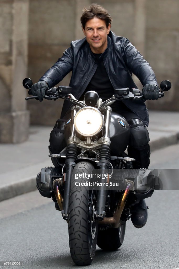 Tom Cruise on the Set of Mission : Impossible 6 Gemini - in Paris