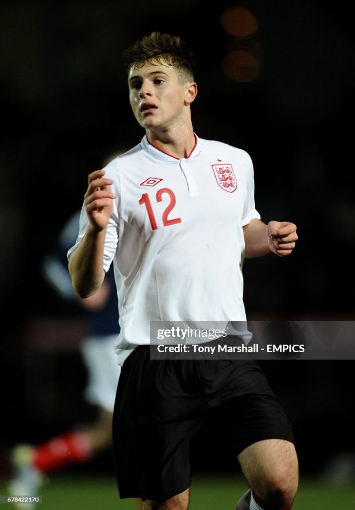 Soccer - Victory Shield - England U16 v Scotland U16 - Pirelli Stadium
