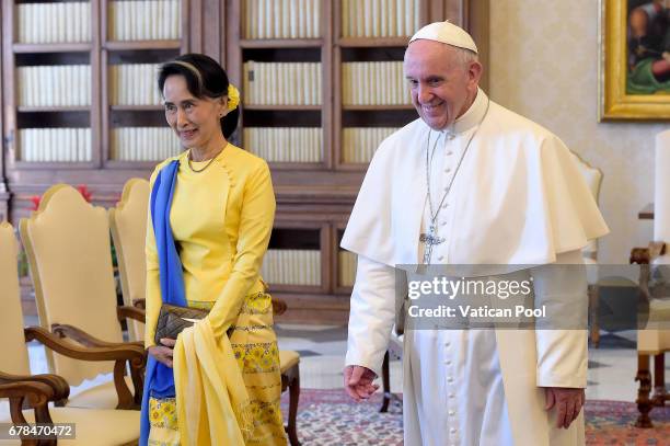 Pope Francis meets Daw Aung San Suu Kyi at the Apostolic Palace on May 4, 2017 in Vatican City, Vatican. The Holy See and the Republic of the Union...