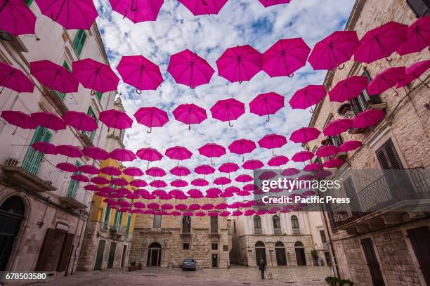 On the occasion of the eight stage of the Giro d'Italia, which started as Molfetta on May 13th, the city was full of pink not only unmistakable...