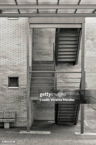 metal stairs - ladrillo stock pictures, royalty-free photos & images