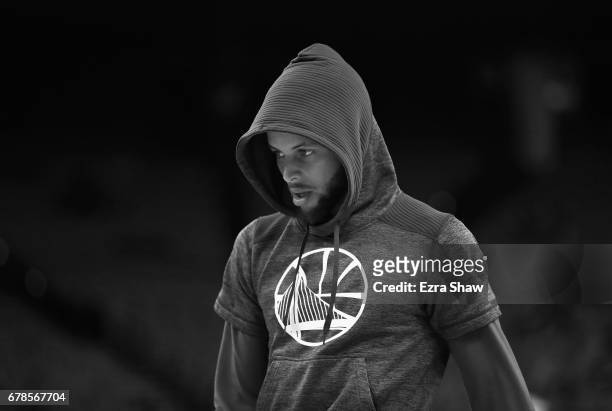 Stephen Curry of the Golden State Warriors warms up before their game against the Utah Jazz in Game One of the Western Conference Semifinals of the...