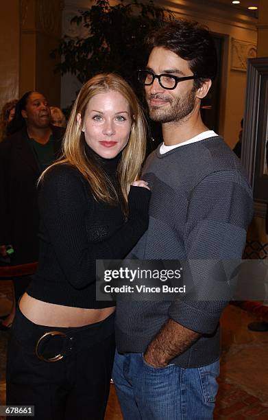 Actors Christina Apllegate and husband Jonathon Schaech attend the premiere of the film "Shallow Hal" November 1, 2001 in Los Angeles, CA.