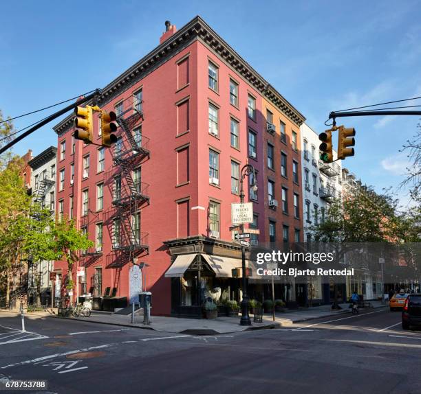 buildings in bleecker street, greenwich village - bleecker street stock pictures, royalty-free photos & images