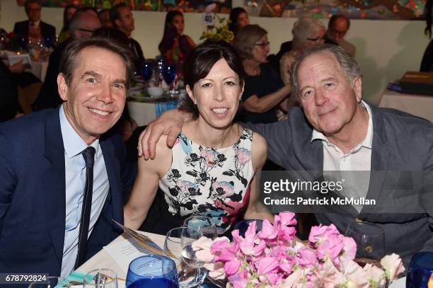 Jeff Koons, Cecily Brown and Don Gummer attend the Studio in a School 40th Anniversary Gala at Seagram Building Plaza on May 3, 2017 in New York City.