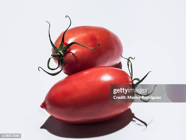 roma tomatoes - plum tomato stock pictures, royalty-free photos & images