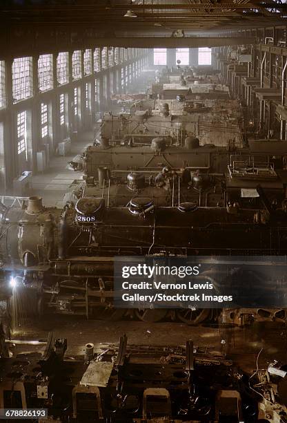 the chicago and northwestern railroad locomotive shop, chicago, illinois. - 1942 stock-fotos und bilder