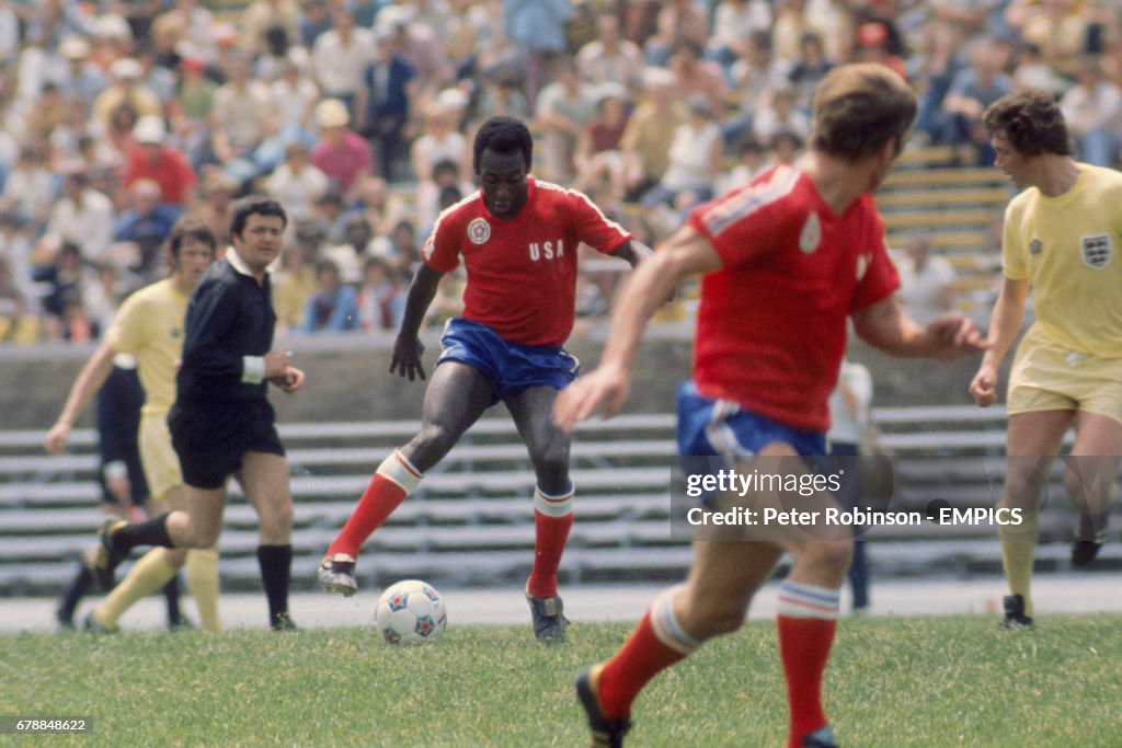 Soccer - American Bicentennial Cup - Team America v England - JFK Stadium, Philadelphia