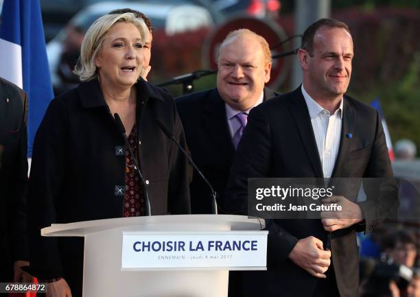 French presidential candidate Marine Le Pen of 'Front National' party - with comedian Franck de la Personne, Mayor of Henin-Beaumont Steeve Briois -...