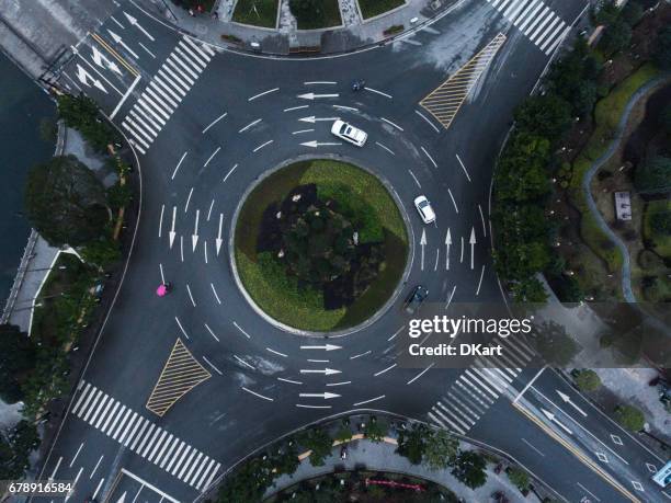 rotonda aérea - traffic circle fotografías e imágenes de stock