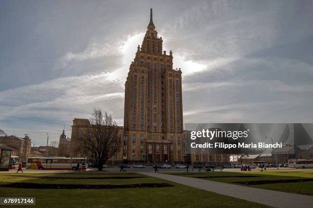 latvian academy of sciences - lettonia stockfoto's en -beelden