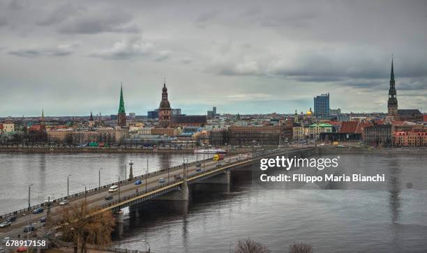 cityscape of riga - lettonia stockfoto's en -beelden