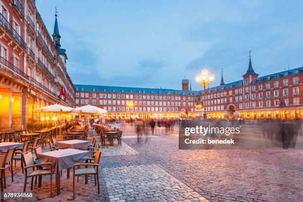 plaza mayor in madrid spanien - provinz madrid stock-fotos und bilder