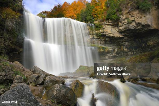 webster's waterfall, hamilton - niagara escarpment stock pictures, royalty-free photos & images