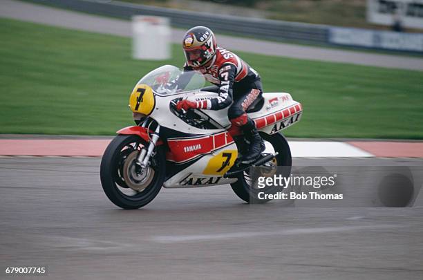 British racing motorcyclist Barry Sheene riding a Yamaha 750 at the International Motorcycle Gold Cup meeting at Donington Park Circuit in Donington,...