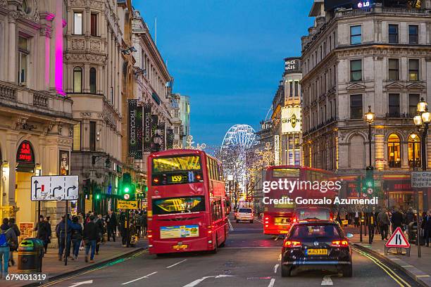 piccadilly circus in london - picadilly lights stock-fotos und bilder