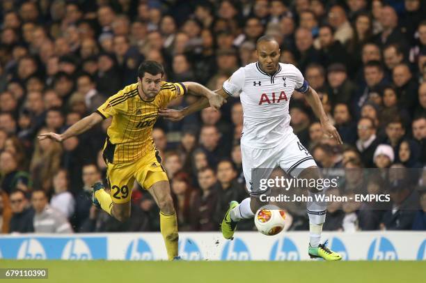 Tottenham Hotspur's Younes Kaboul and Sheriff Tiraspol's Ismail Isa battle for the ball