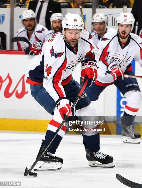 Justin Williams of the Washington Capitals skates against the Pittsburgh Penguins in Game Four of the Eastern Conference Second Round during the 2017...